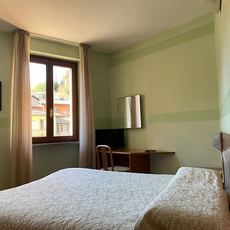 Hotel Ristorante Centrale Vestone エクステリア 写真