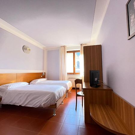 Hotel Ristorante Centrale Vestone エクステリア 写真