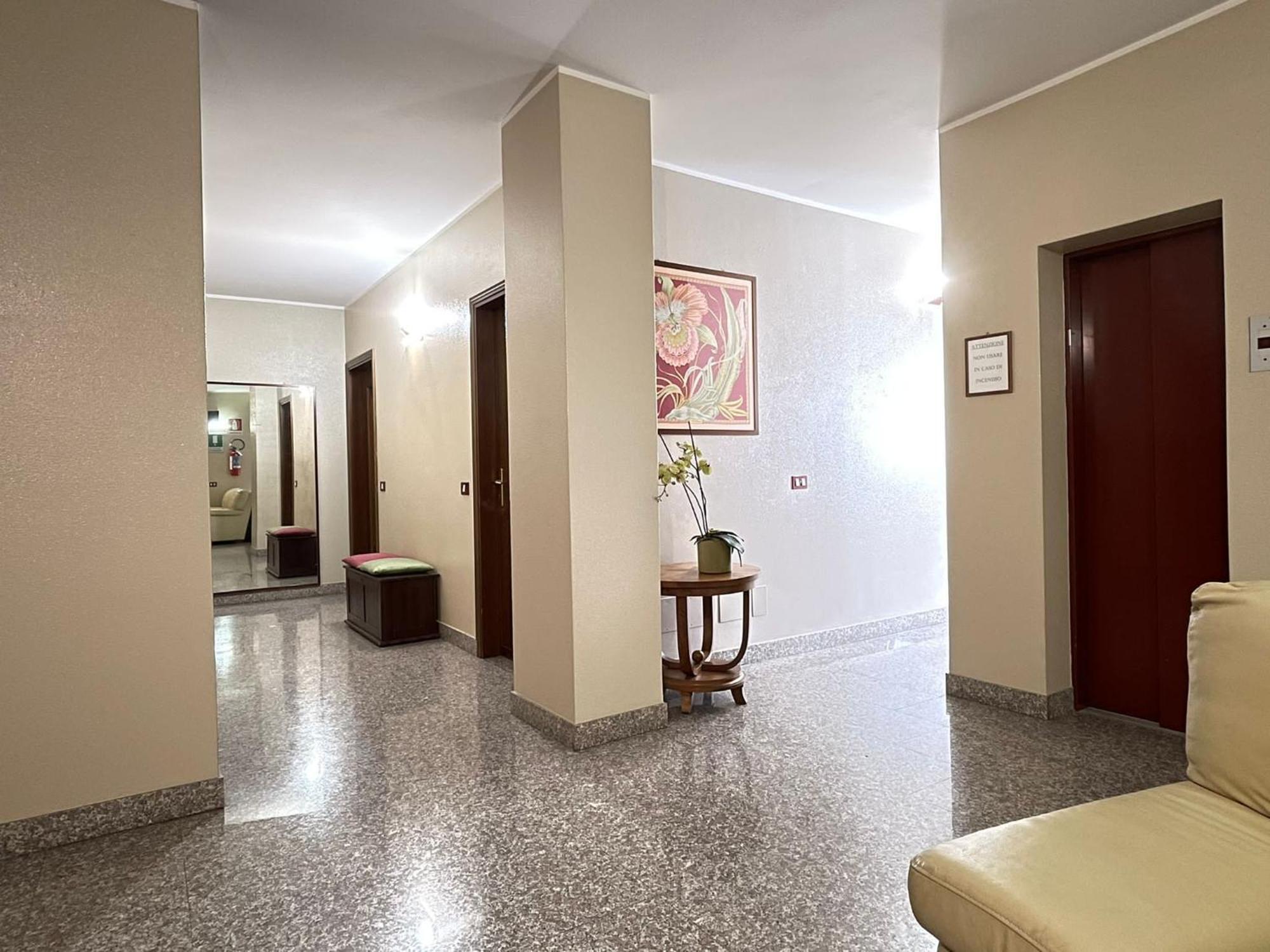 Hotel Ristorante Centrale Vestone エクステリア 写真