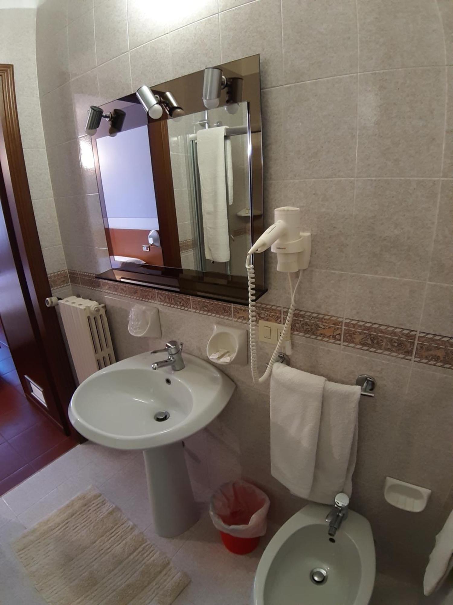 Hotel Ristorante Centrale Vestone 部屋 写真
