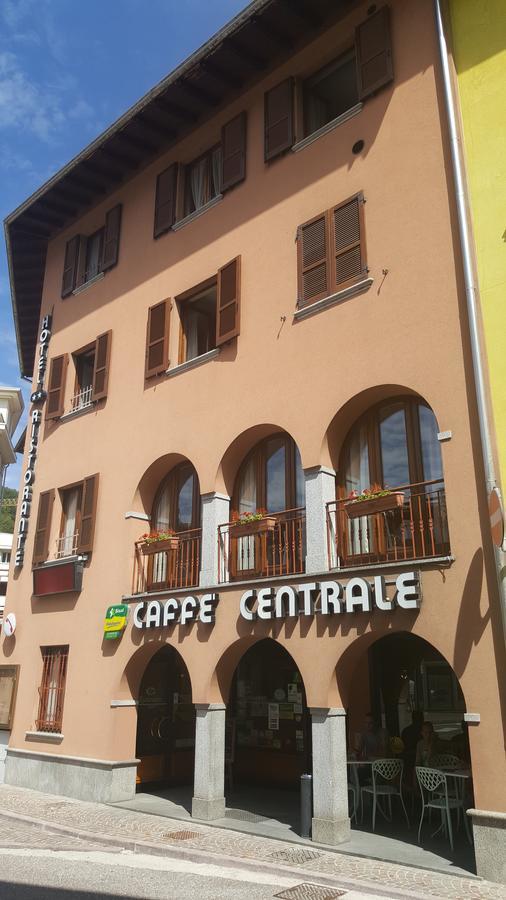 Hotel Ristorante Centrale Vestone エクステリア 写真