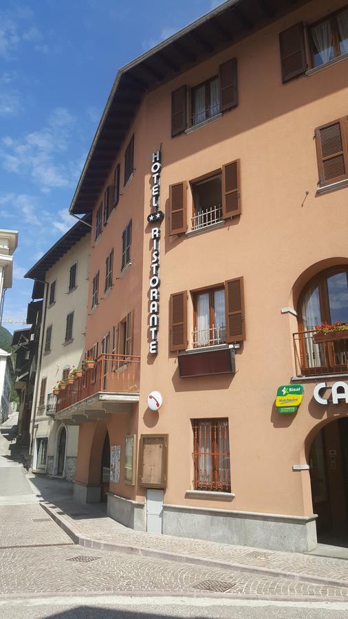 Hotel Ristorante Centrale Vestone エクステリア 写真