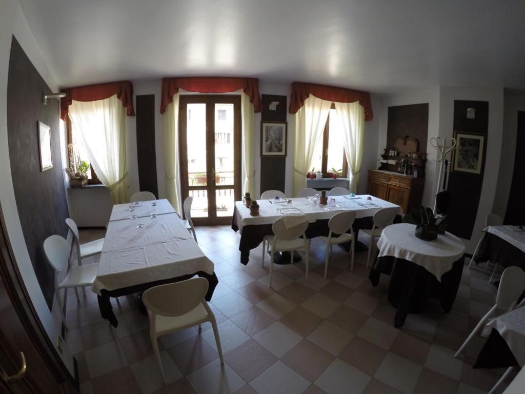 Hotel Ristorante Centrale Vestone エクステリア 写真