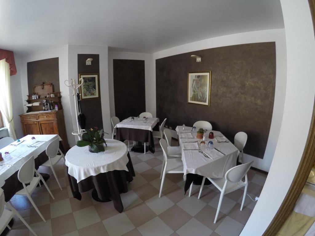 Hotel Ristorante Centrale Vestone エクステリア 写真