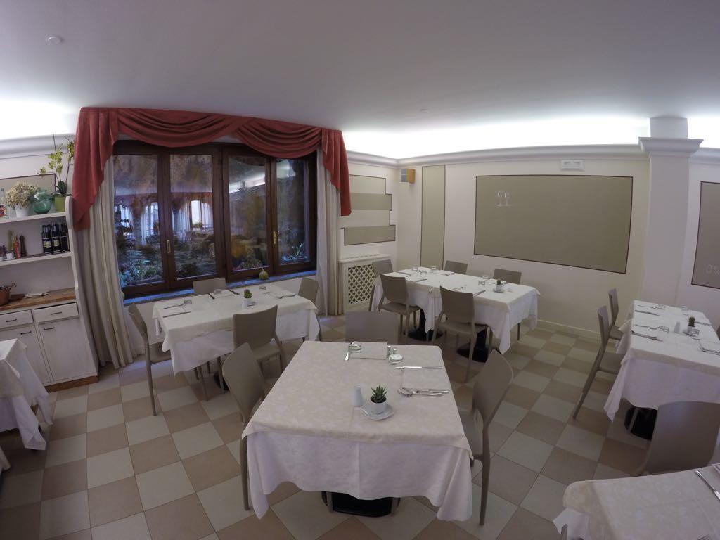 Hotel Ristorante Centrale Vestone エクステリア 写真
